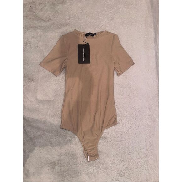 Prettylittlething new with tags bodysuit tan short sleeve size 0 - Picture 1 of 3